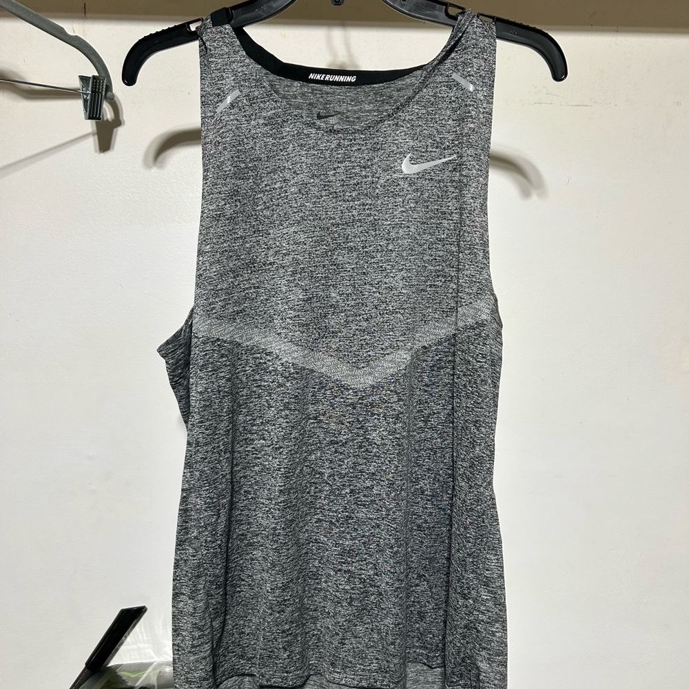 Nike Gray Sleeveless Performance Tank Top